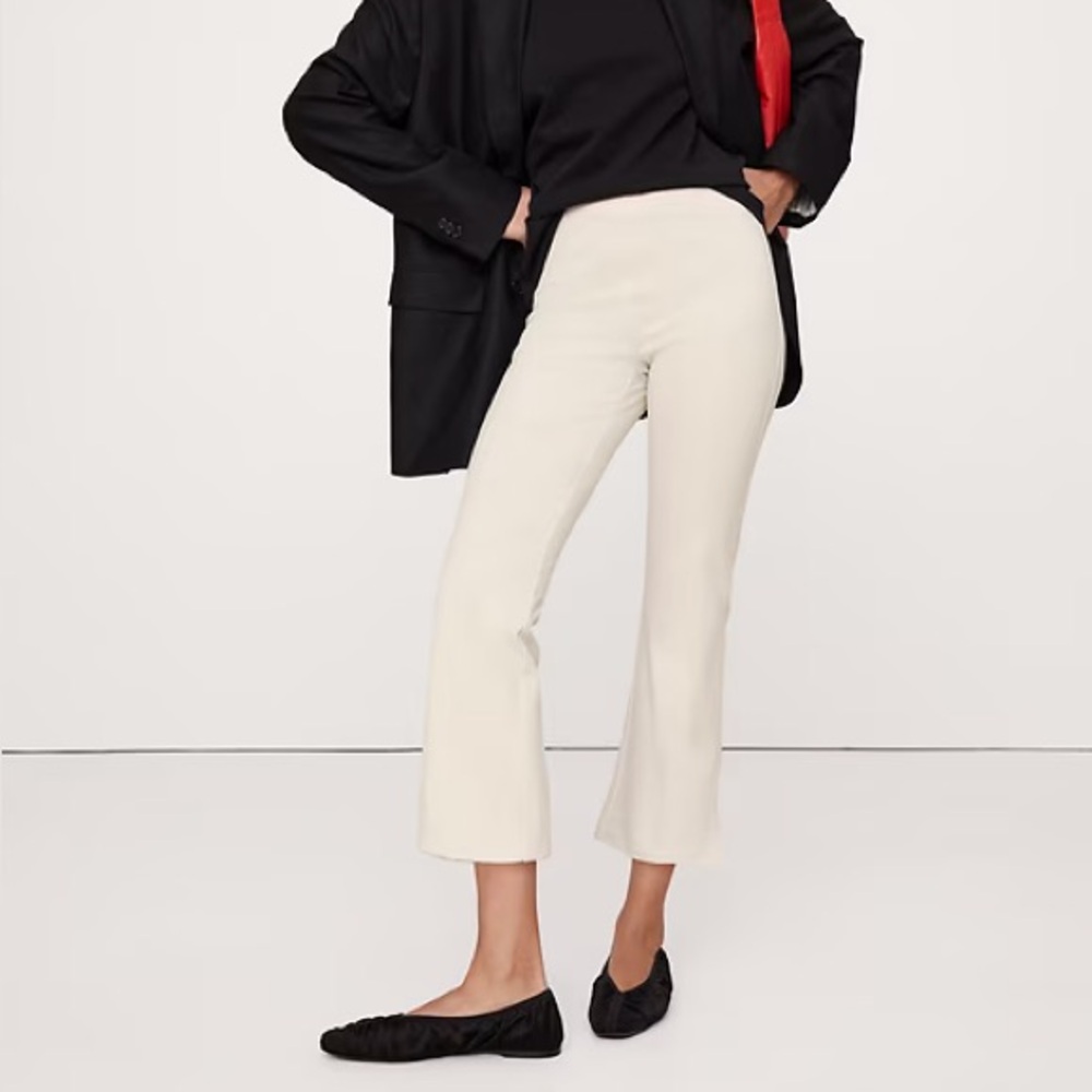Banana Republic EVERYWHERE PONTE CAPRI PANT L Large in Cream White cropped